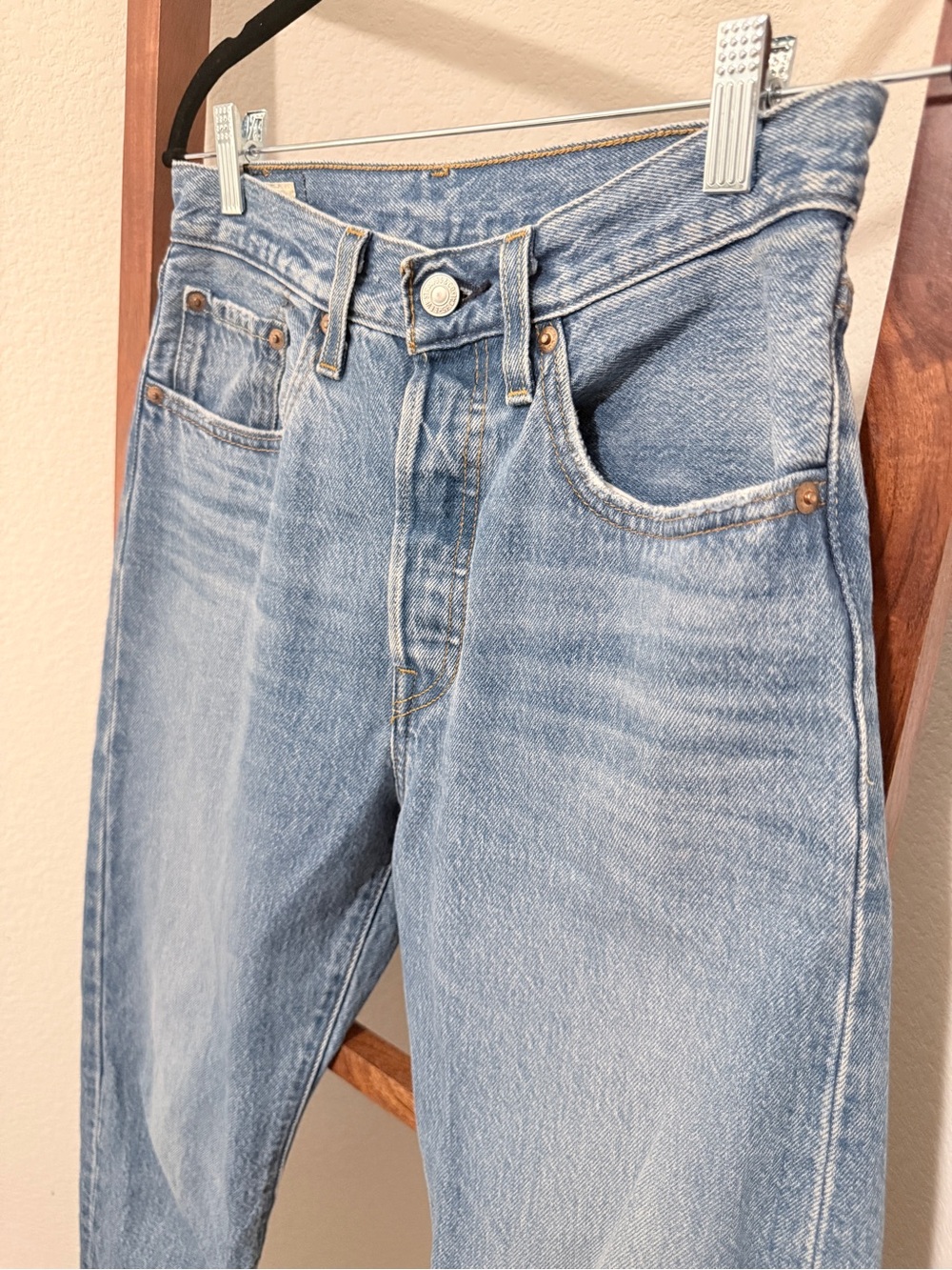 Levi’s Premium 501 Original Jeans W26 L26 Light Wash High Rise Button Fly - Picture 3 of 12